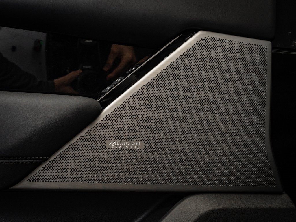 Used 2022 Land Rover Range Rover Velar R-Dynamic S image 27