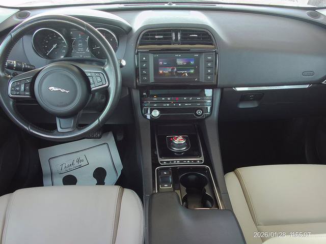 Used 2018 Jaguar F-PACE Premium AWD/4WD image 6