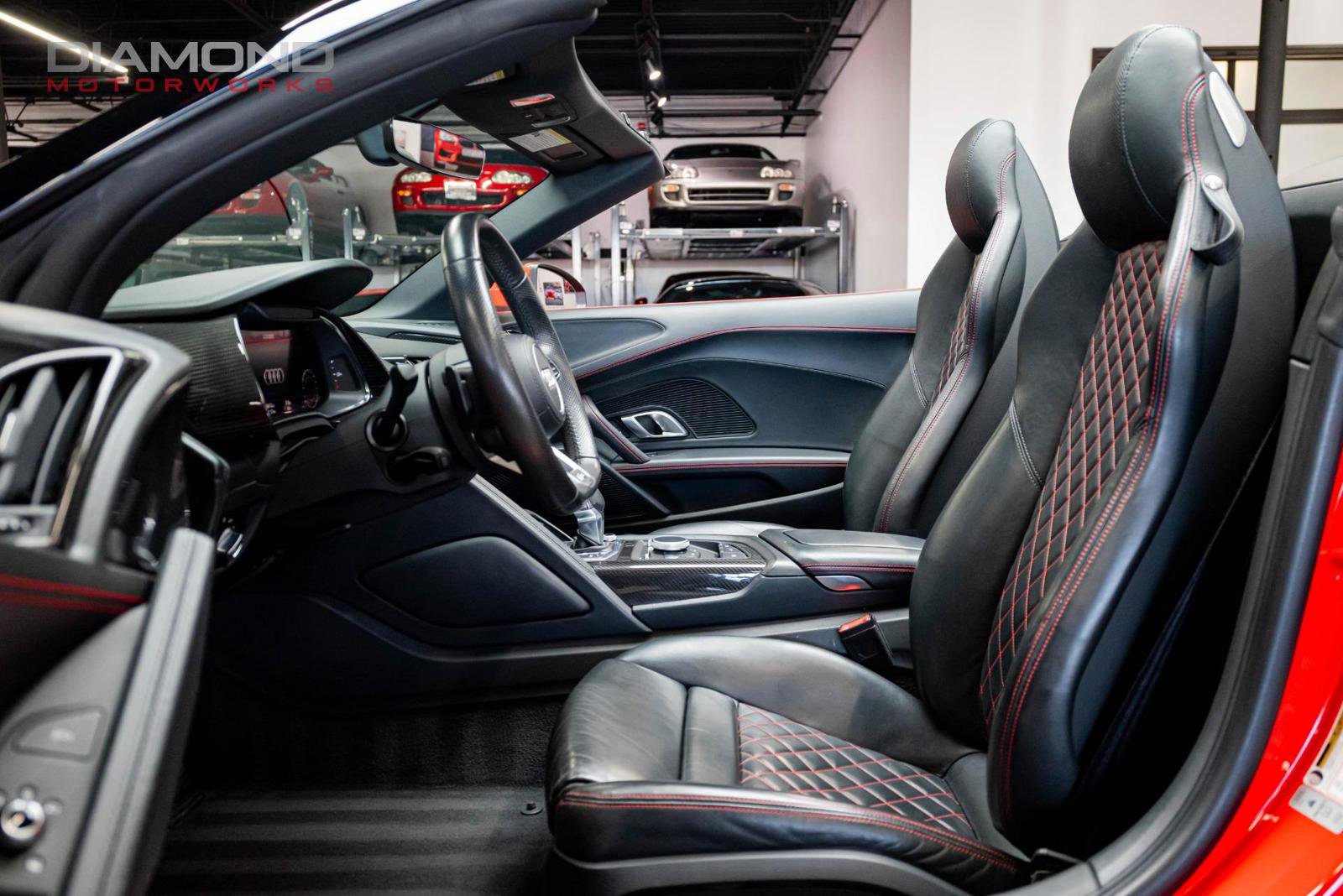 Used 2018 Audi R8 V10 w/ Carbon Exterior Package image 56