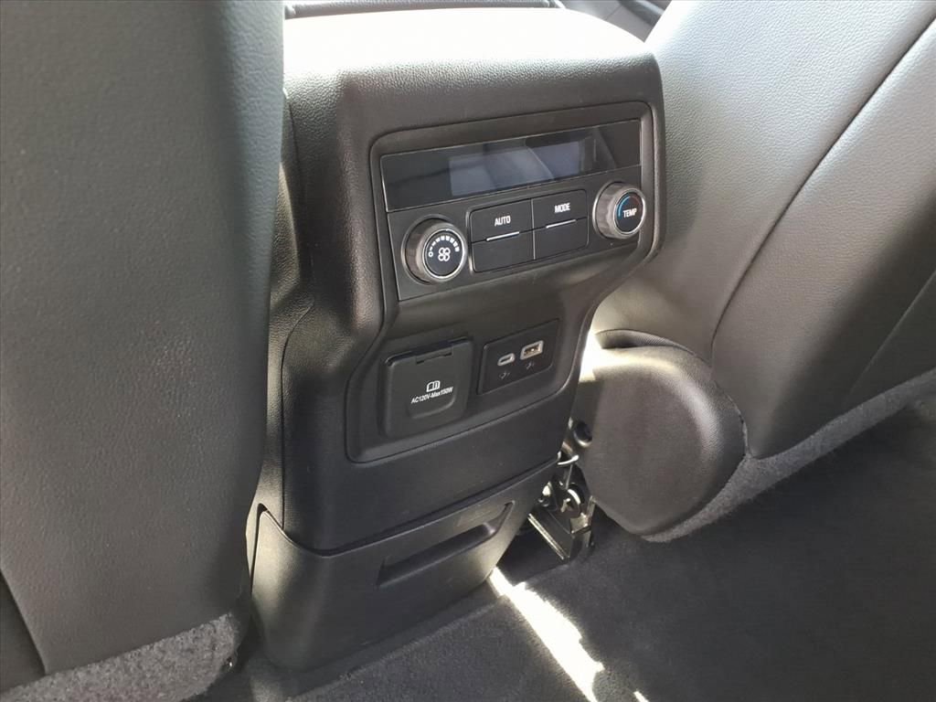 Used 2023 GMC Acadia SLT image 31