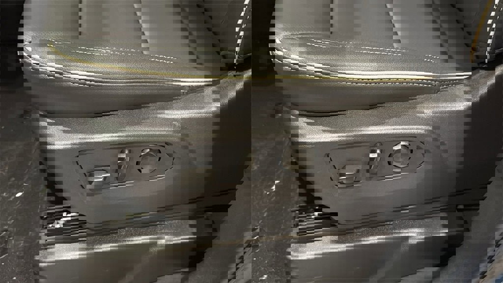 New 2026 GMC Yukon XL Elevation image 25