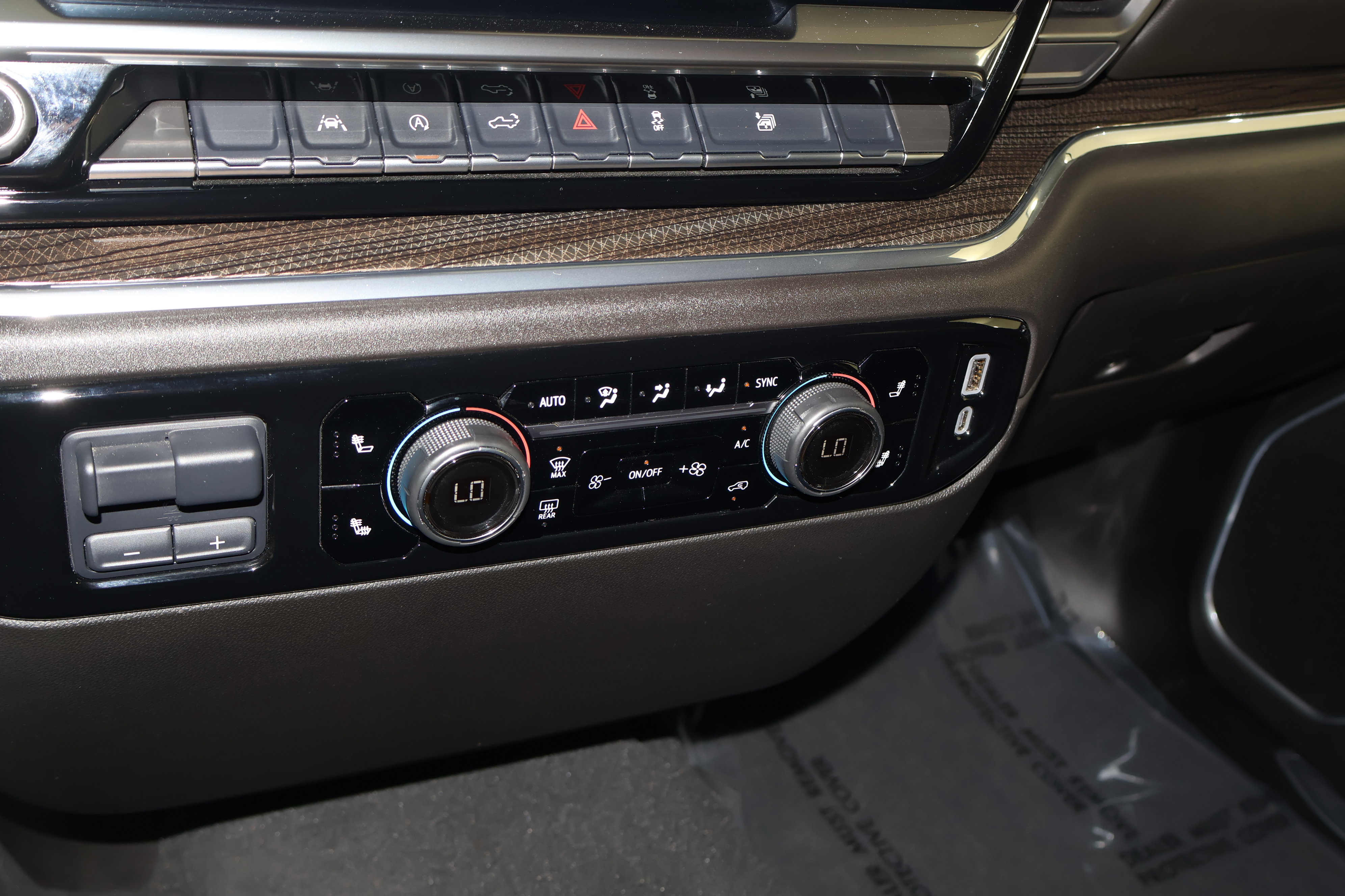 Used 2025 Chevrolet Silverado 1500 LT image 31