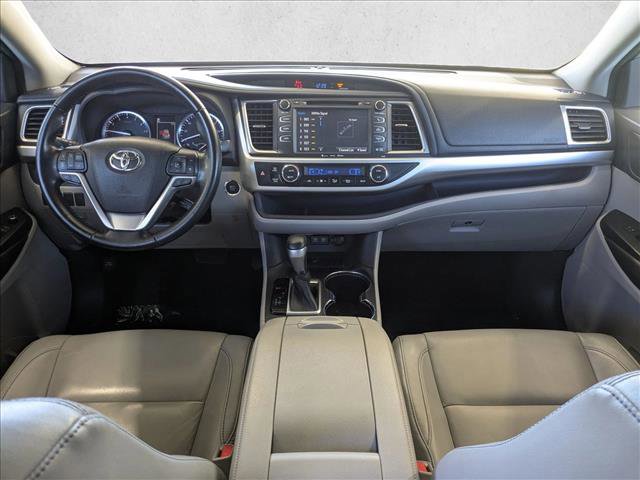 Used 2018 Toyota Highlander XLE image 15