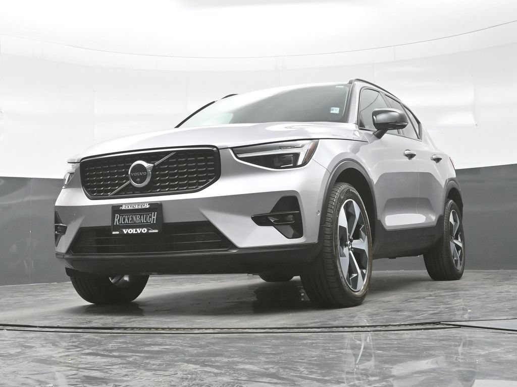 Used 2026 Volvo XC40 B5 Plus AWD/4WD image 18