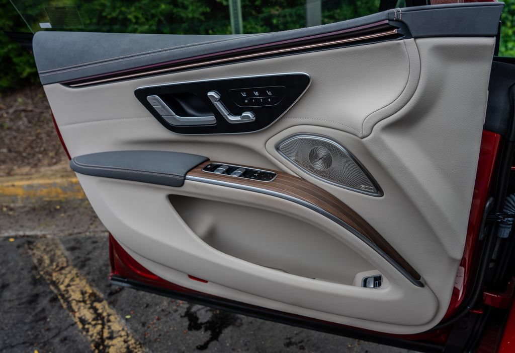 Used 2023 Mercedes-Benz EQS 580 4MATIC Sedan image 16