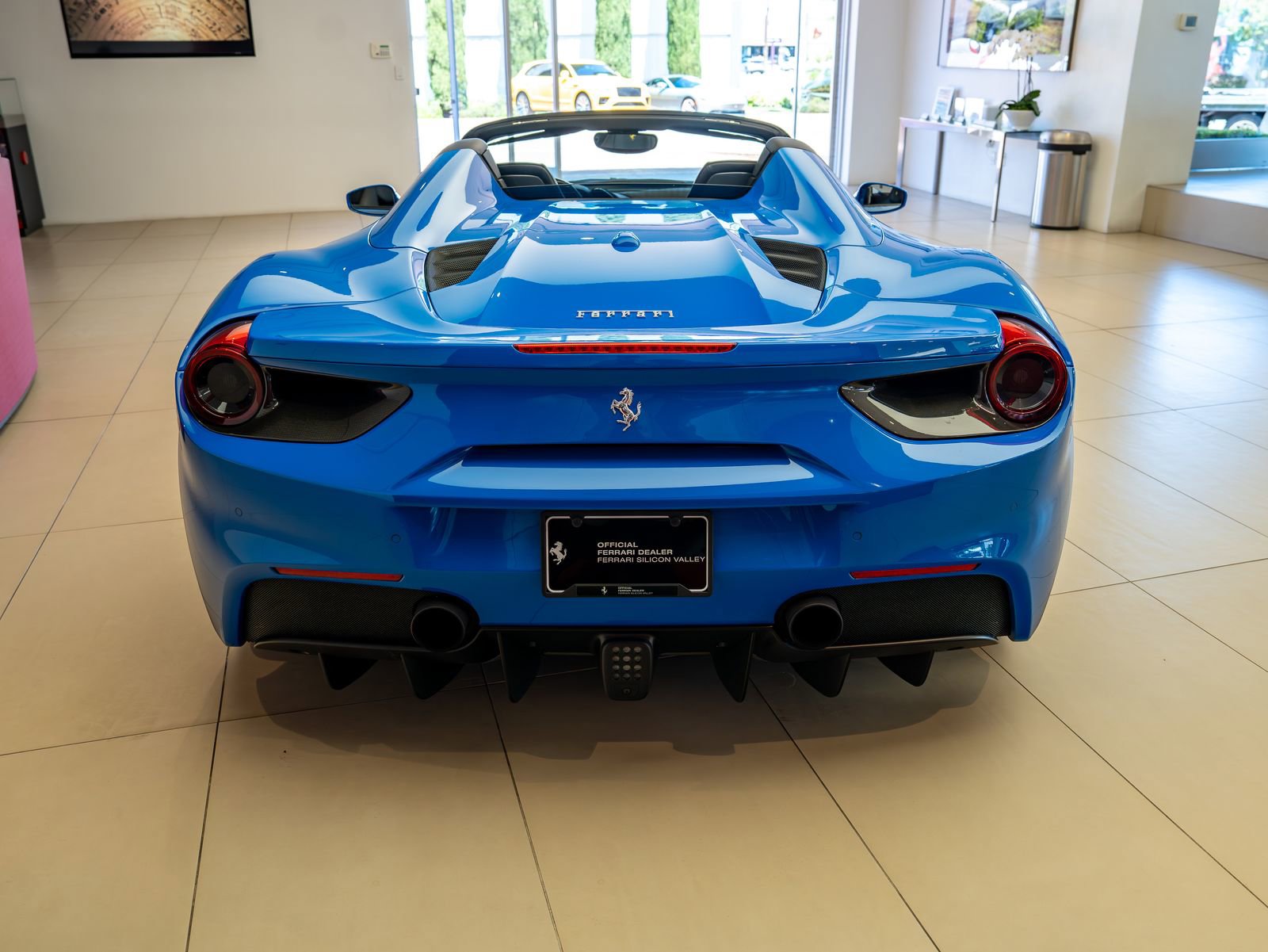 Used 2017 Ferrari 488 Spider RWD image 5