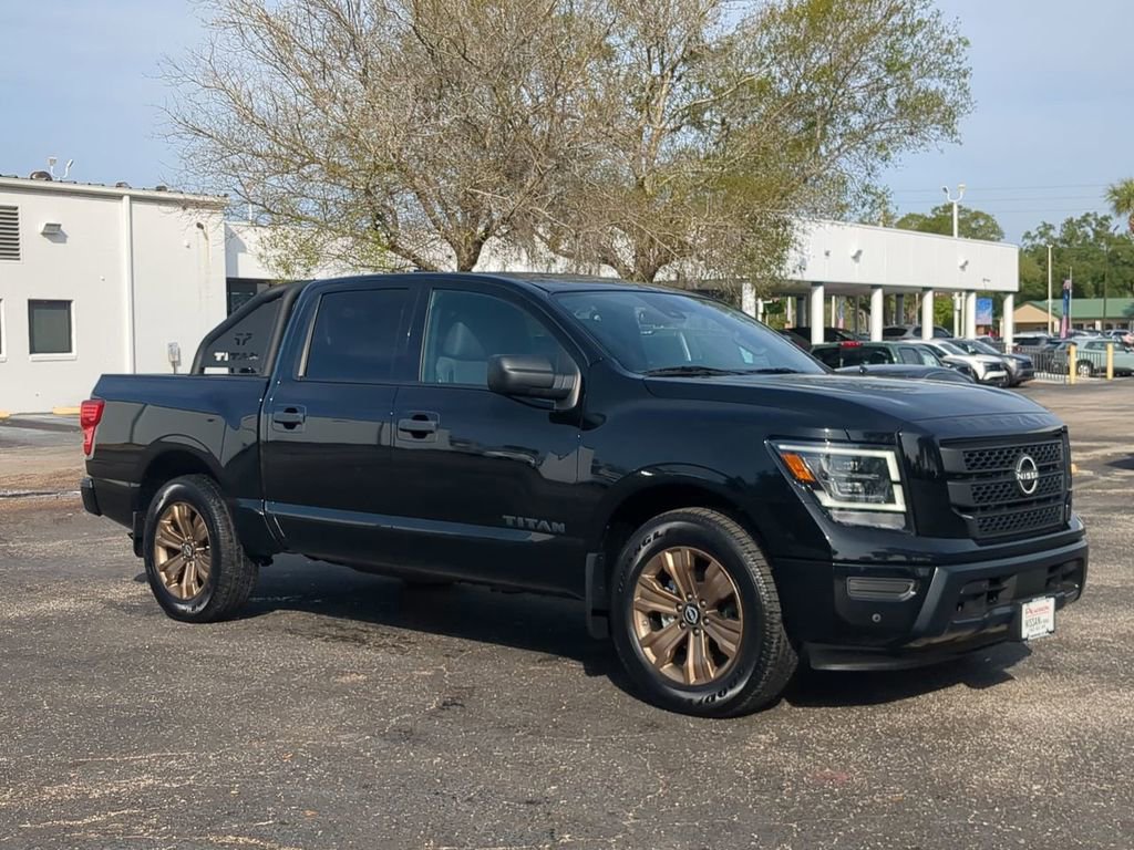 Used 2024 Nissan Titan SV w/ SV Bronze Edition Package RWD image 2