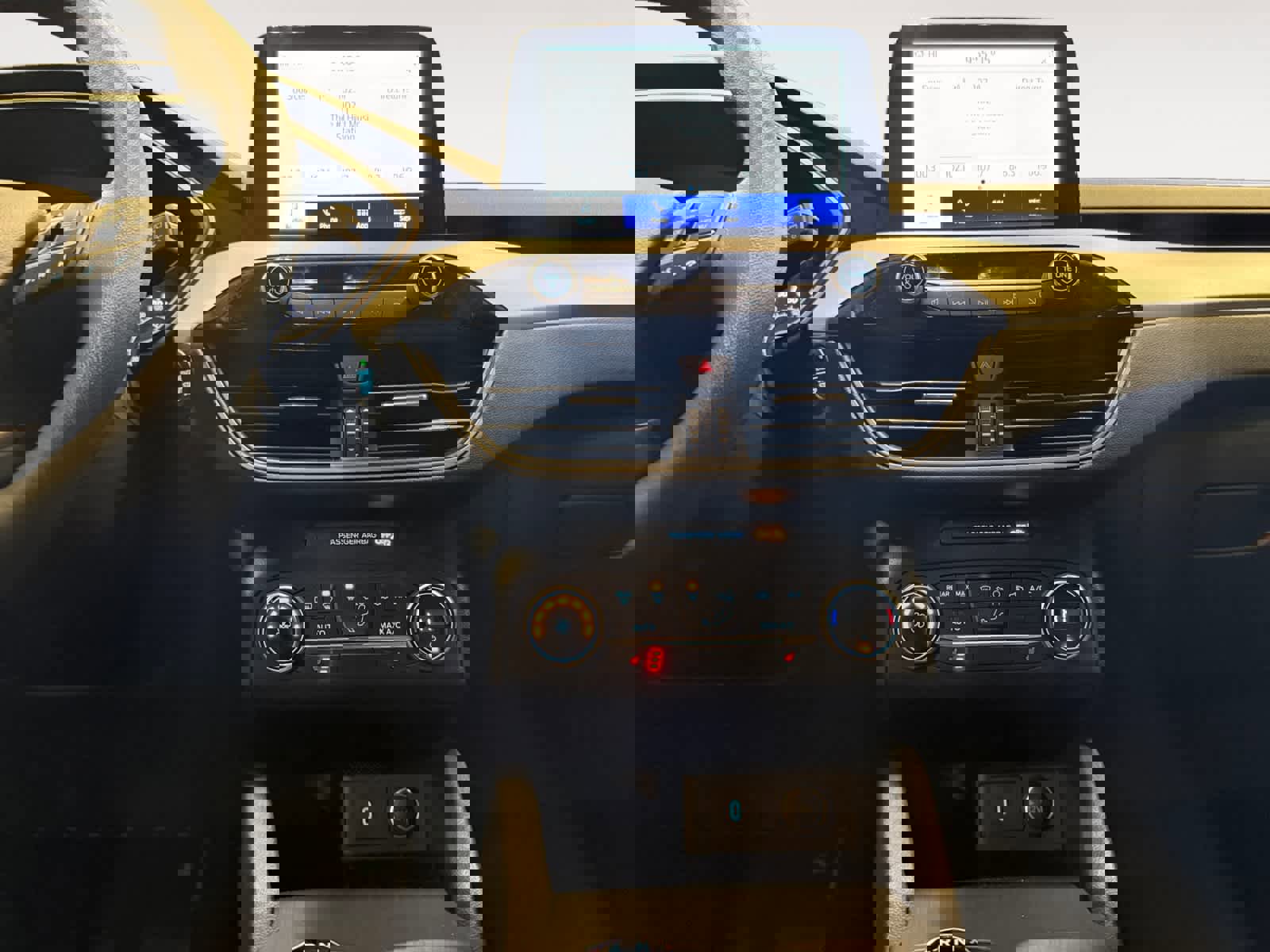 Used 2020 Ford Escape SE image 12