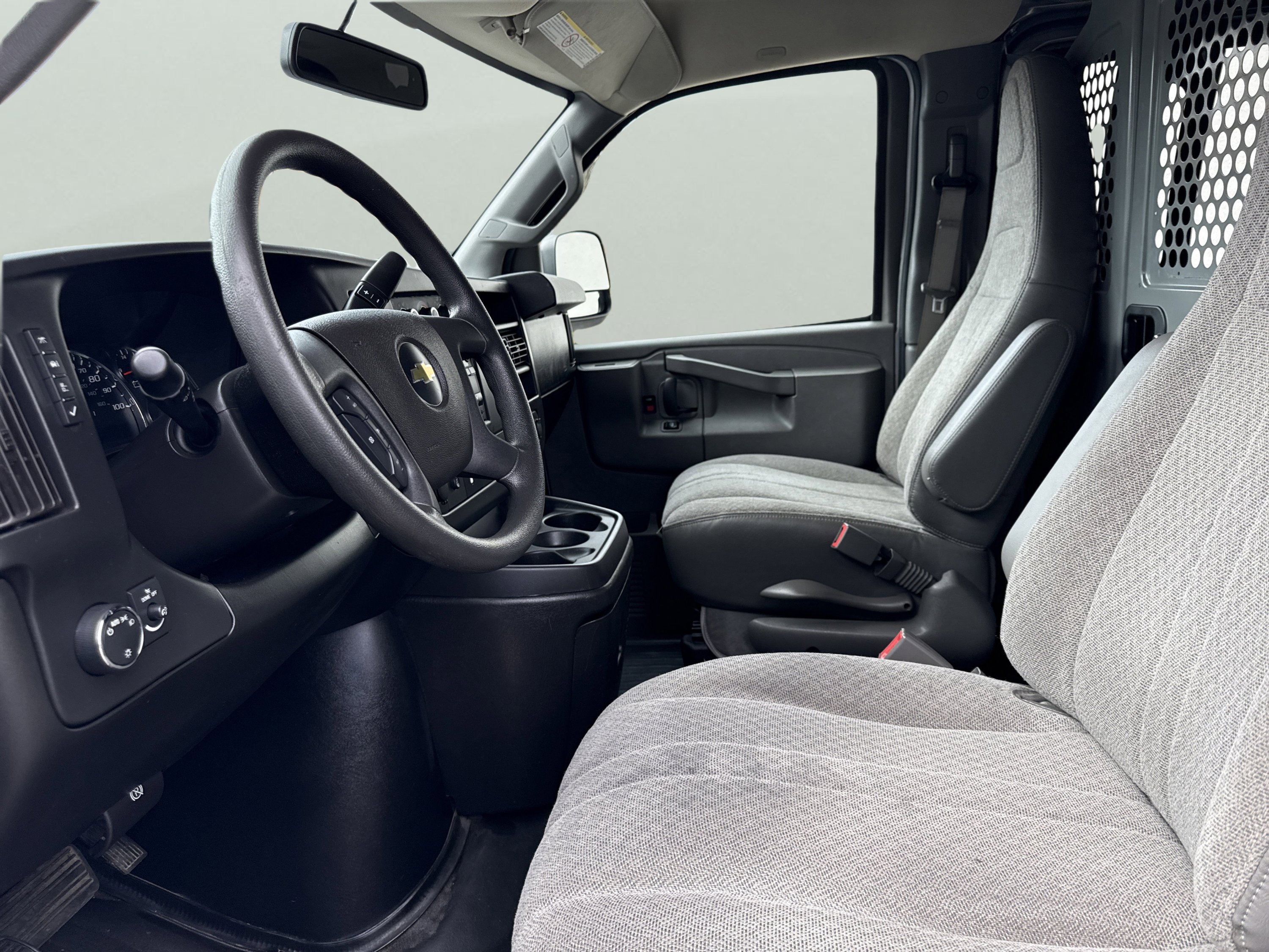 Used 2018 Chevrolet Express 2500 image 13