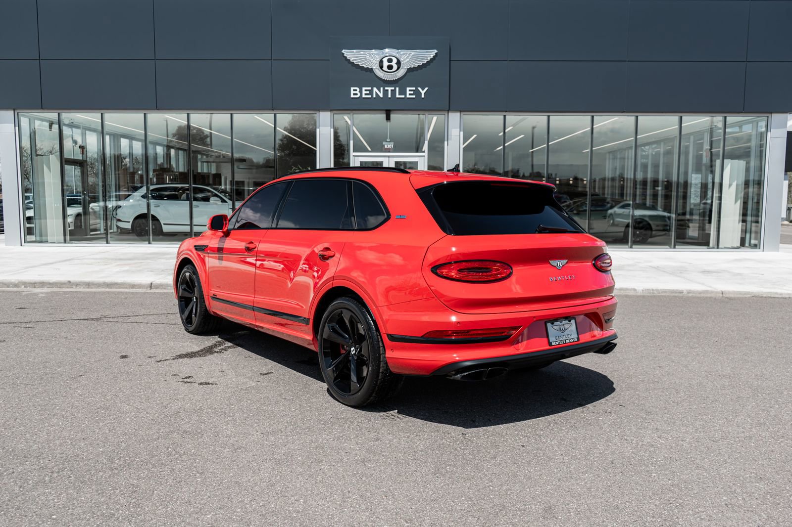 Used 2023 Bentley Bentayga Extended Wheelbase AWD/4WD image 8