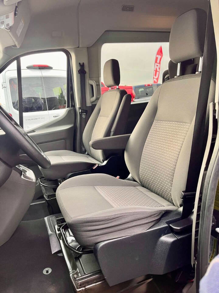 Used 2023 Ford Transit 350 XLT image 13