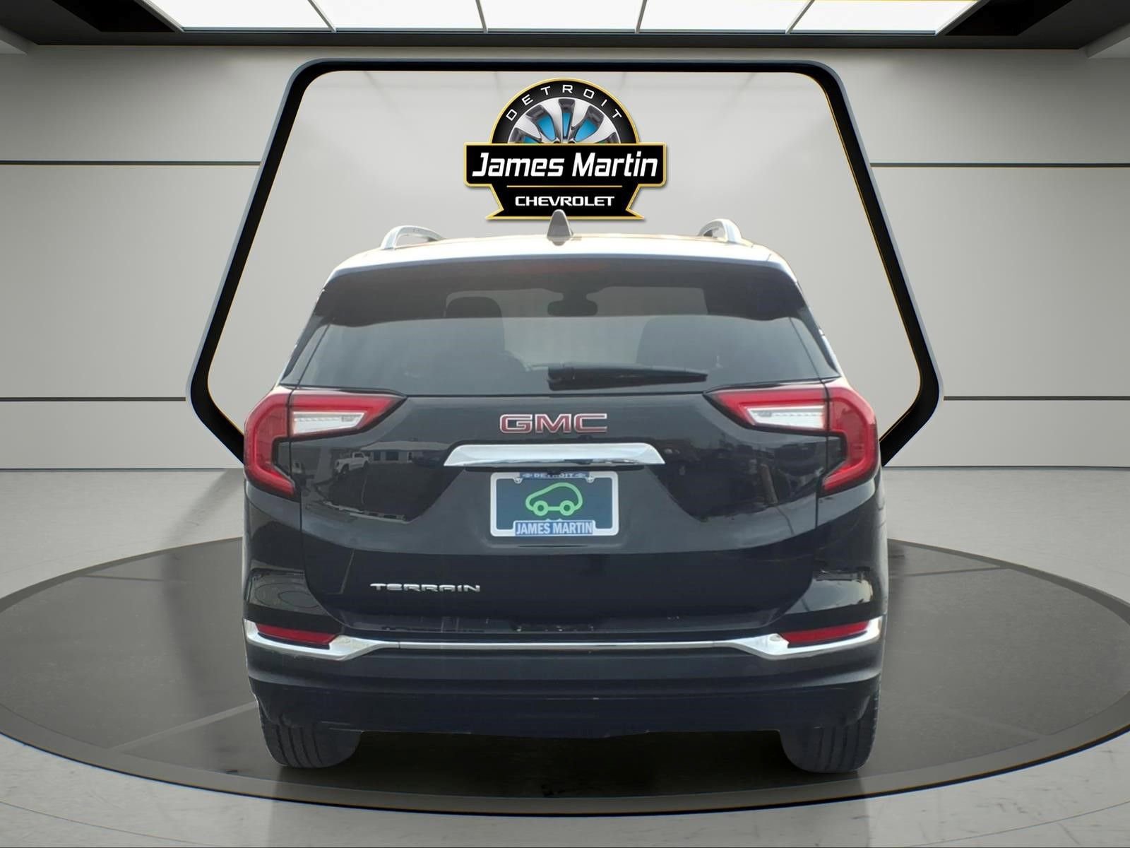 Certified 2023 GMC Terrain SLT w/ LPO, Floor Liner Package FWD image 5