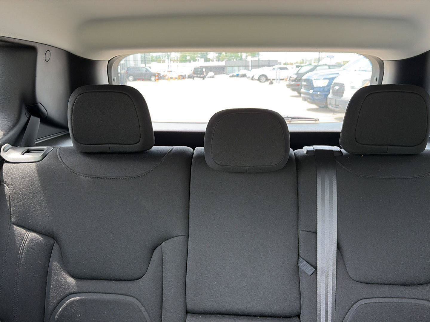 Used 2022 Jeep Renegade Latitude w/ Convenience Group AWD/4WD image 53