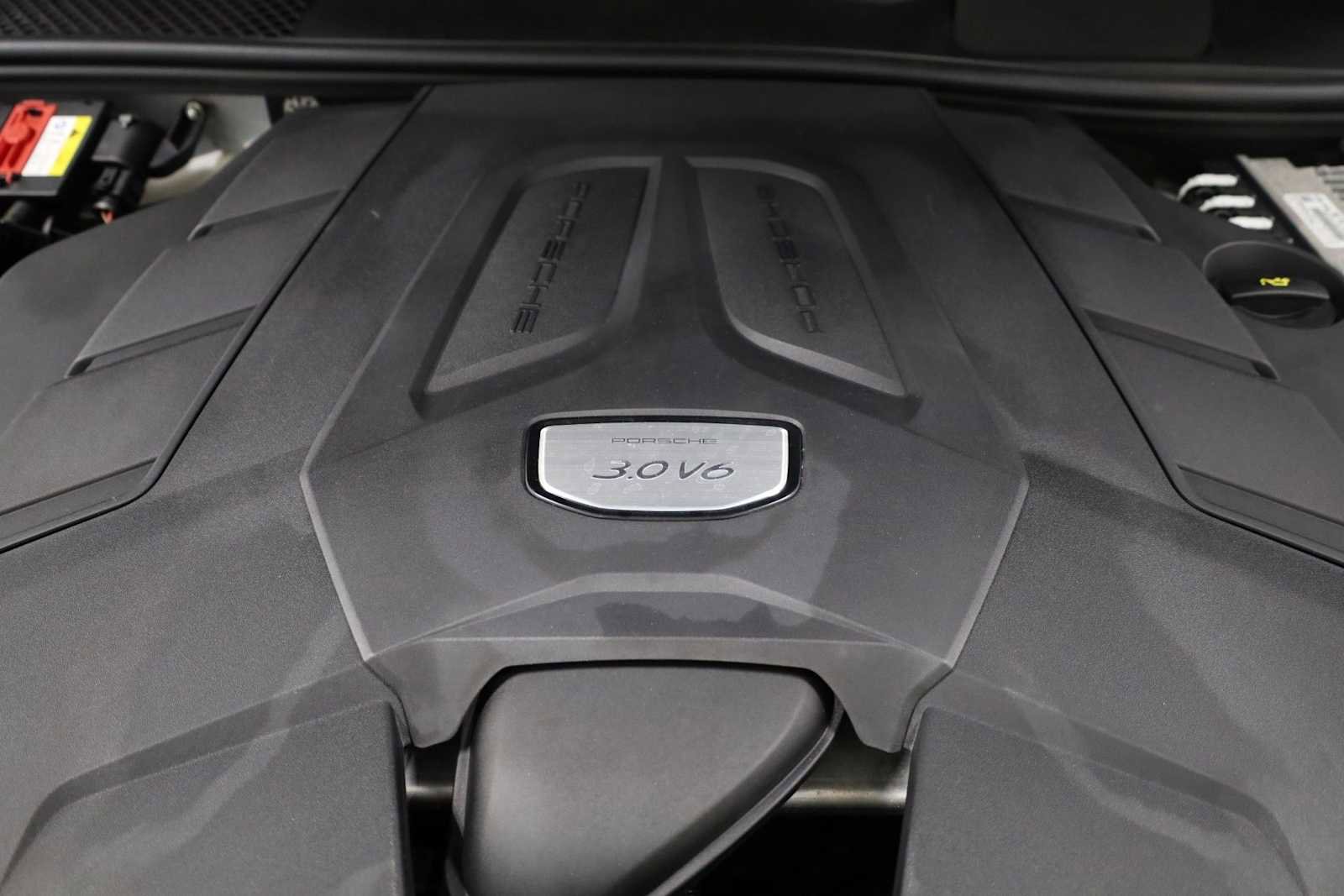 Used 2022 Porsche Cayenne image 41