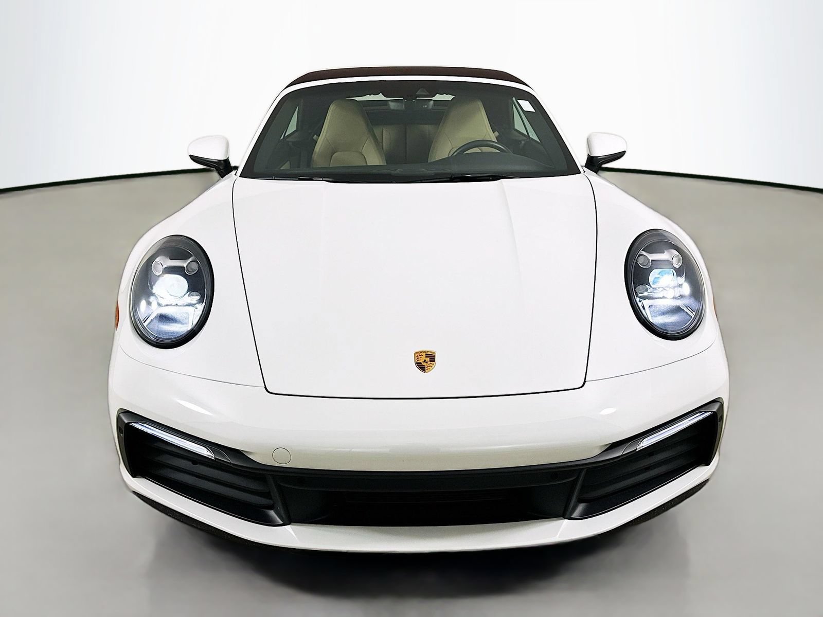 Used 2024 Porsche 911 Carrera RWD image 2