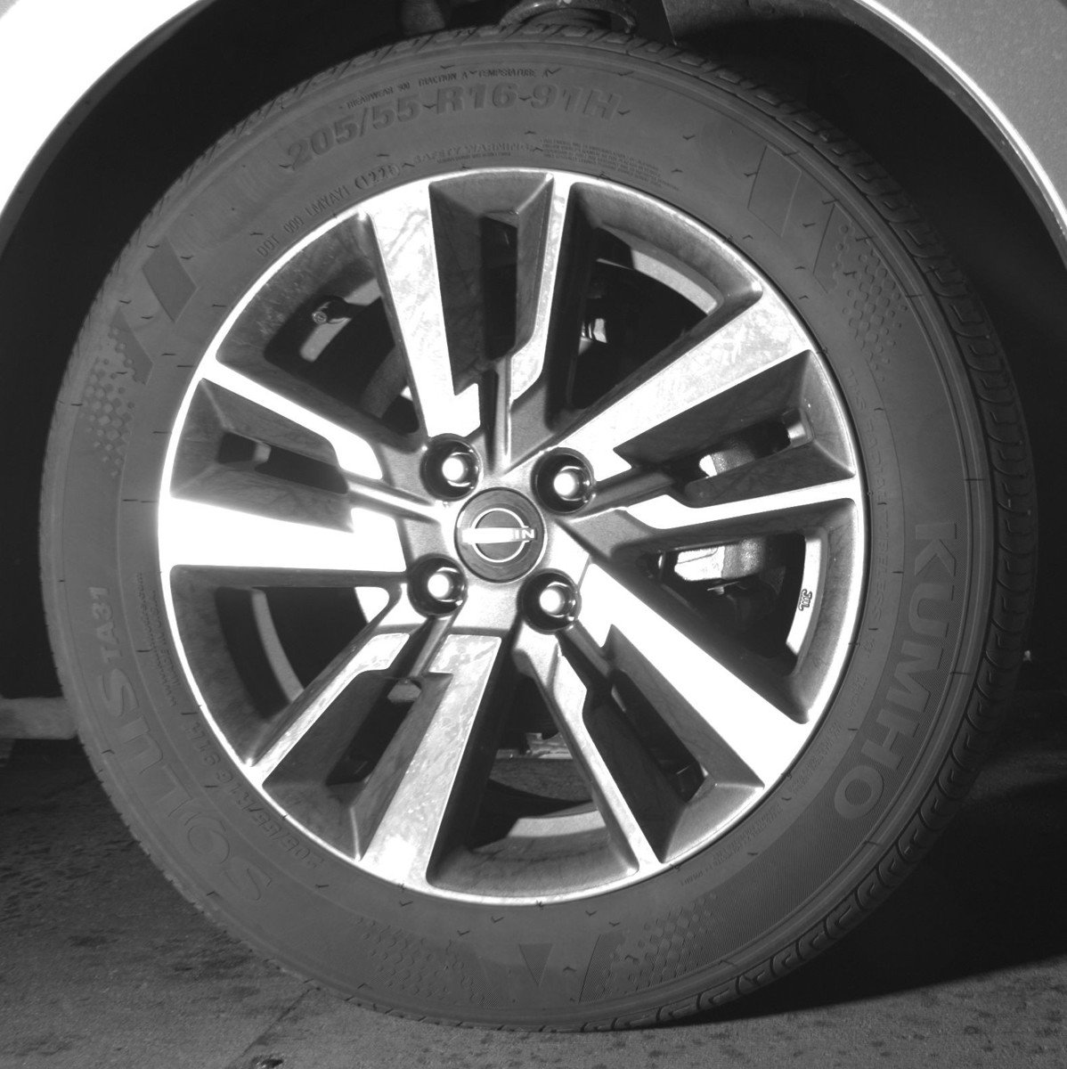 Used 2025 Nissan Versa SV image 13