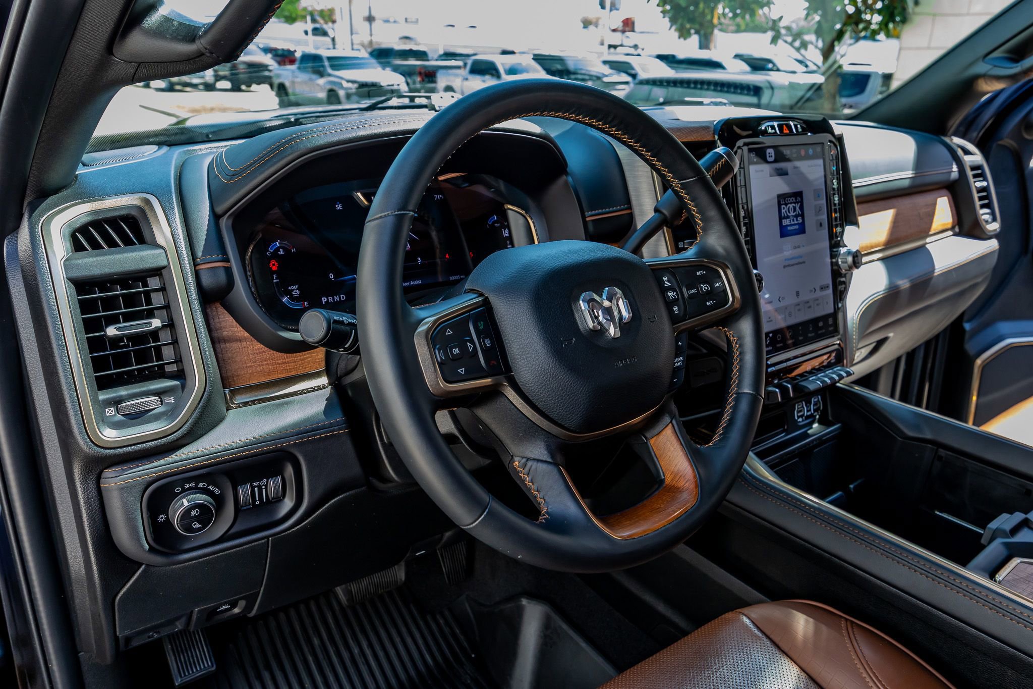 Used 2024 RAM 2500 Limited w/ Safety Group image 17