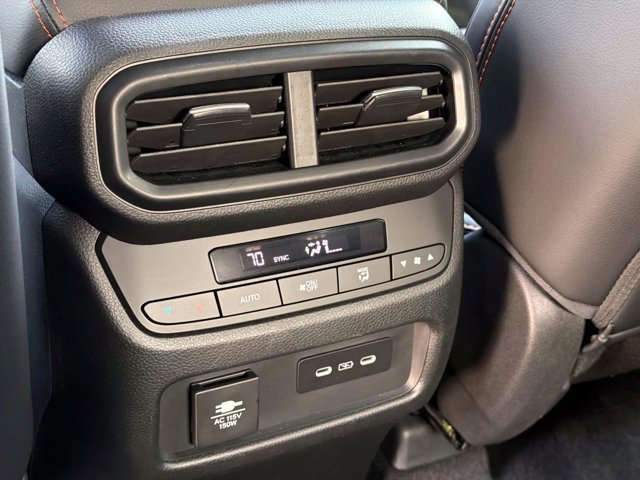 Used 2025 Honda Pilot TrailSport image 12
