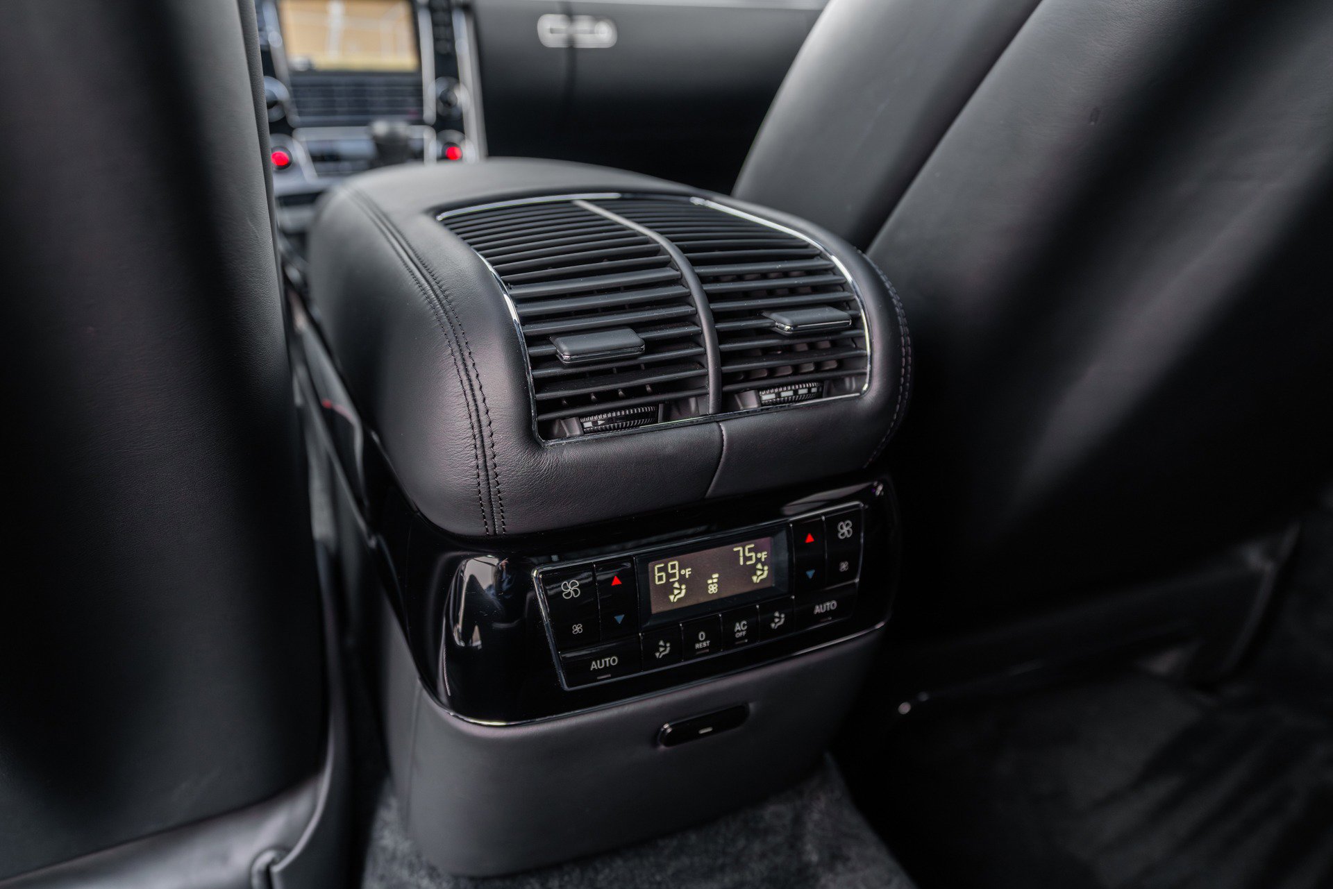 Used 2009 Maybach 57 S image 32