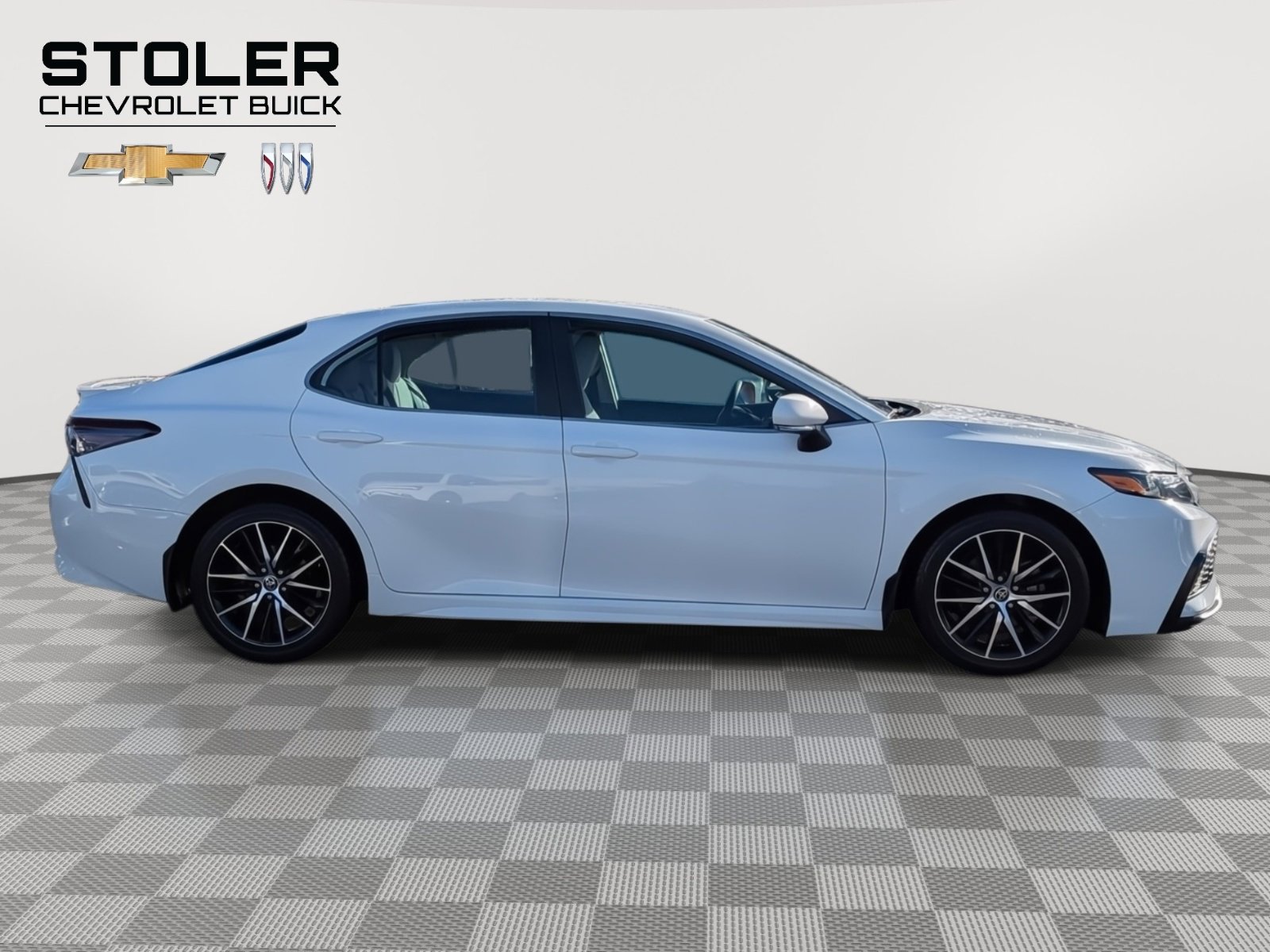 Used 2022 Toyota Camry SE image 6