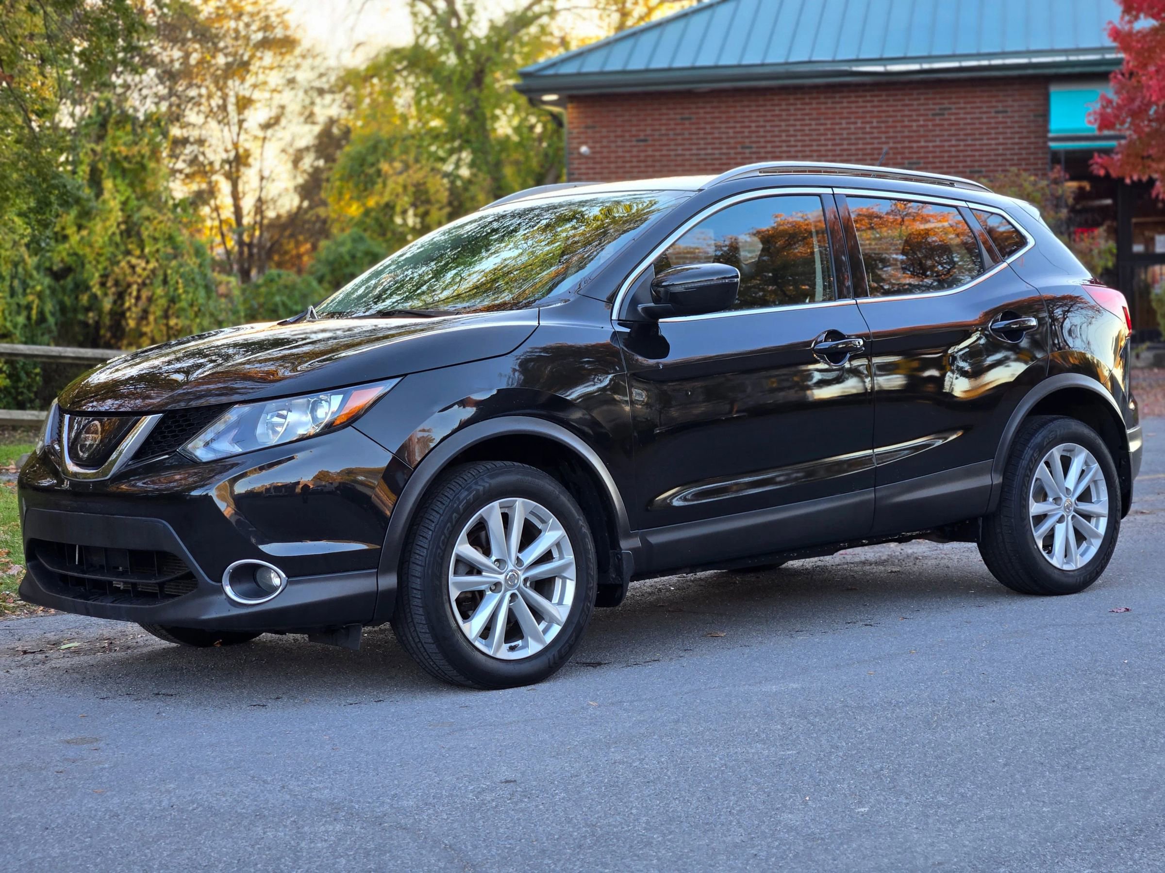 Used 2018 Nissan Rogue Sport SV w/ SV All-Weather Package