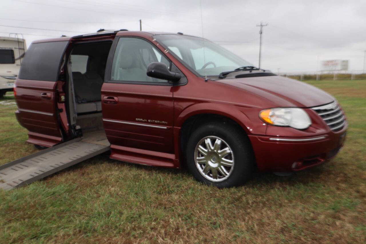Used 2007 Chrysler Town & Country Limited