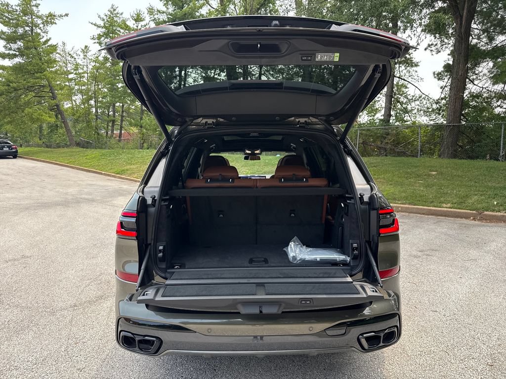 New 2027 BMW X7 M60i AWD/4WD image 24