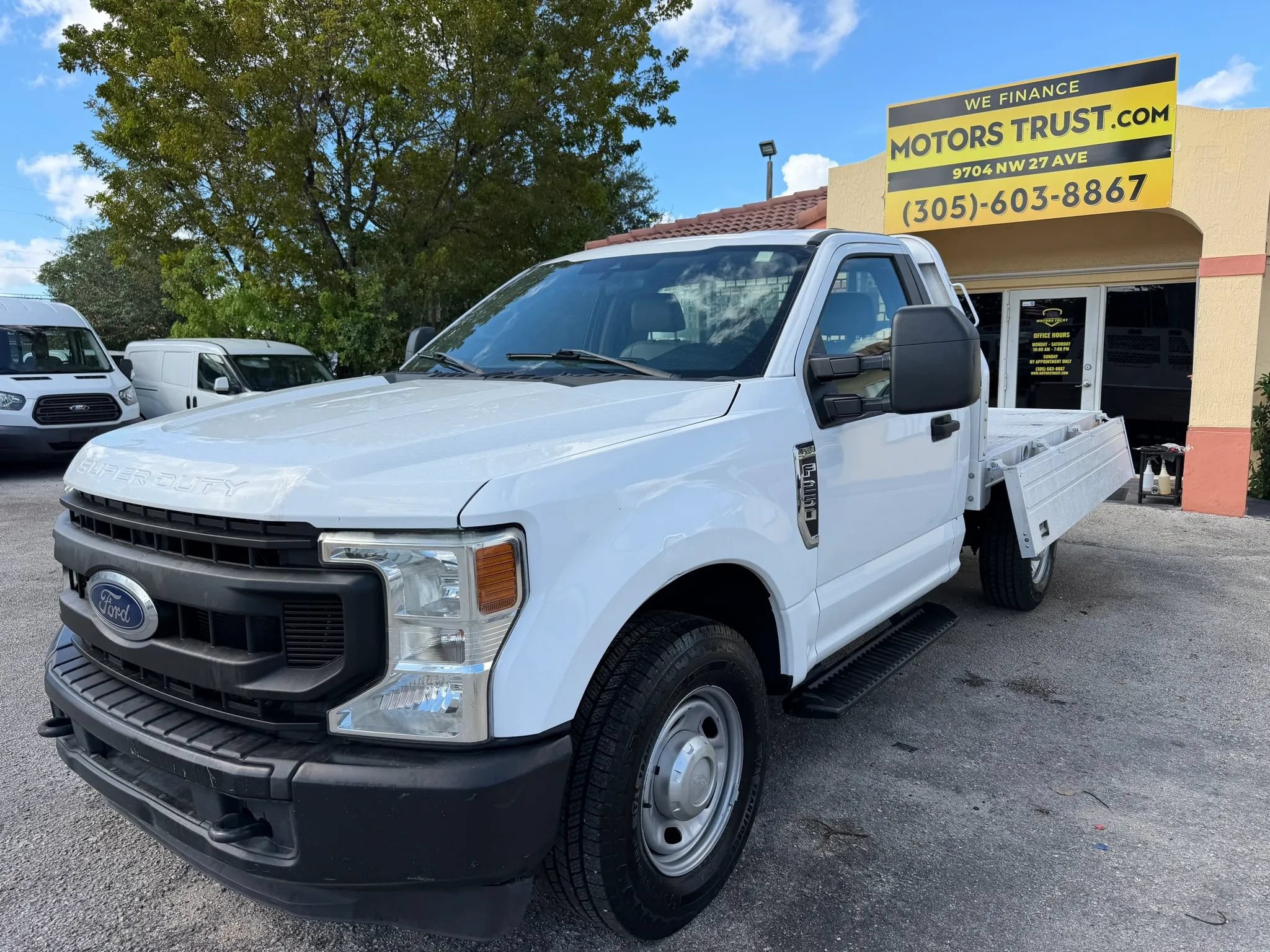 Used 2020 Ford F250 XL RWD image 2