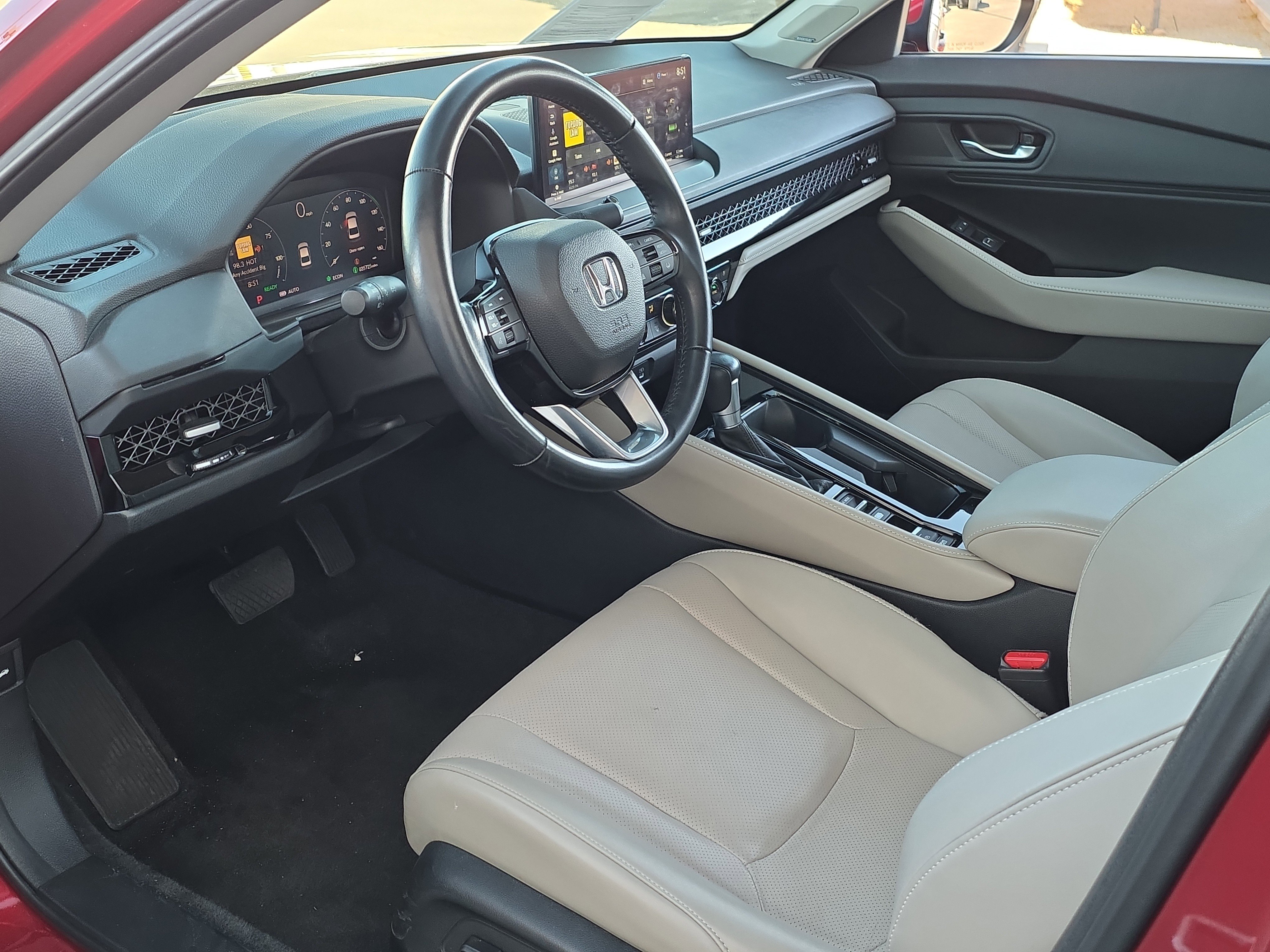 Used 2023 Honda Accord Touring image 12