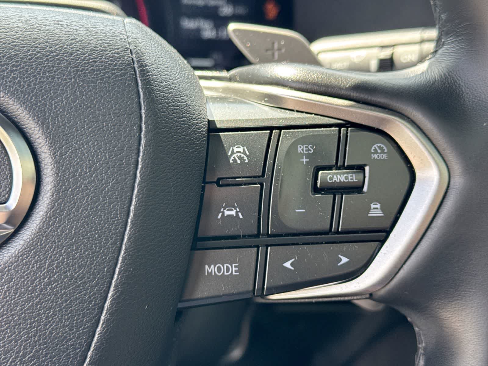 Used 2025 Lexus GX 550 w/ Accessory Package (2T) AWD/4WD image 31