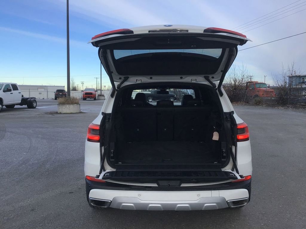 Used 2023 BMW X5 xDrive40i w/ Premium Package image 11