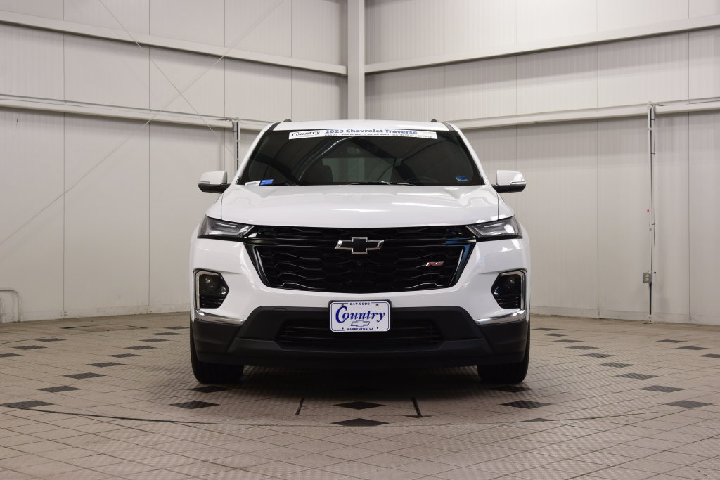 Used 2023 Chevrolet Traverse RS w/ LPO, Floor Liner Package AWD/4WD image 2