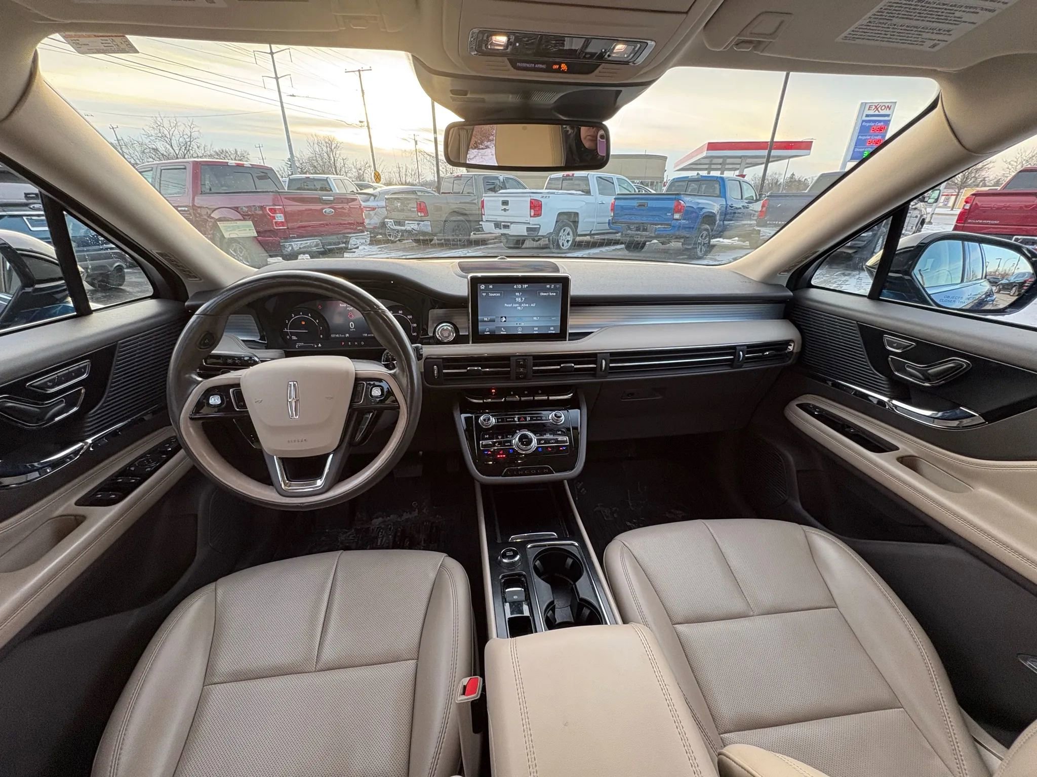 Used 2020 Lincoln Corsair Sport Utility 4D w/ Equipment Group 101A image 7