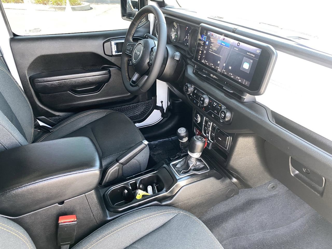 Used 2024 Jeep Wrangler Unlimited AWD/4WD image 6