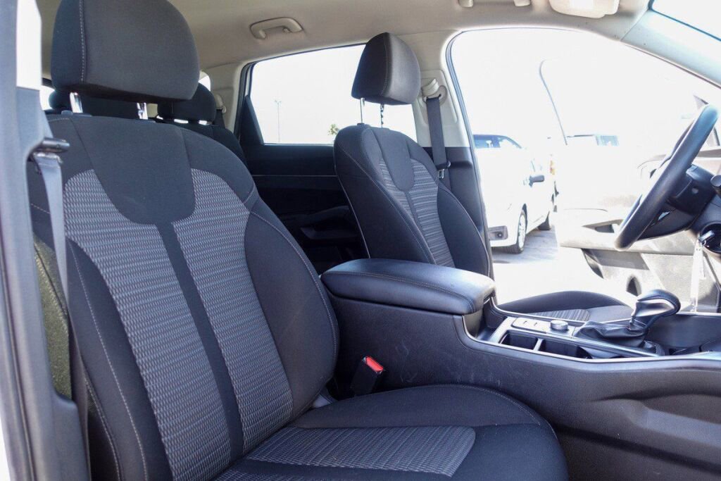 Used 2022 Kia Sorento LX image 16