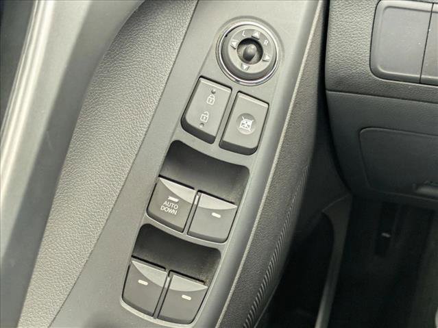 Used 2011 Hyundai Elantra GLS FWD image 14