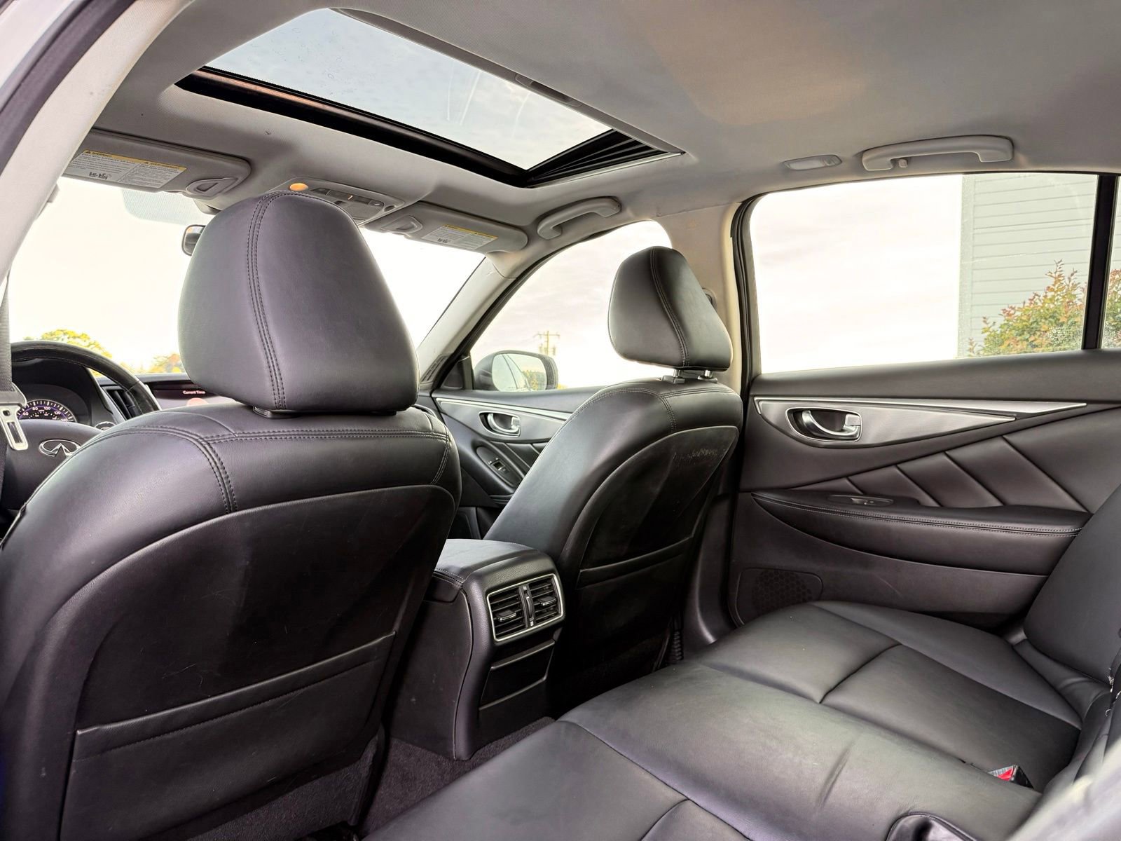 Used 2015 INFINITI Q50 AWD image 21