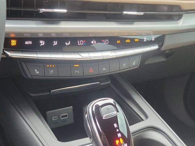 Used 2025 Cadillac XT4 Premium Luxury FWD image 11
