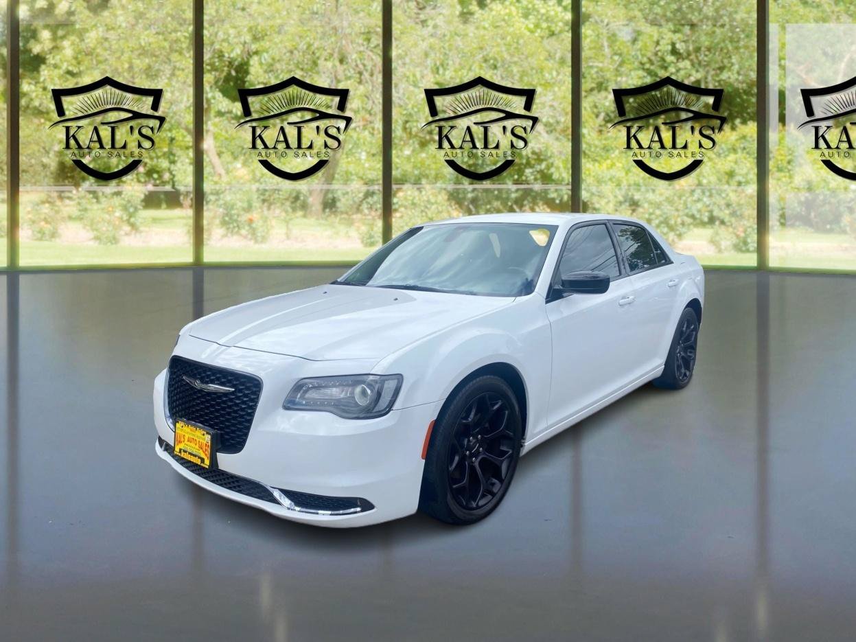 Used 2020 Chrysler 300 Touring w/ Sport Appearance Package RWD image 1