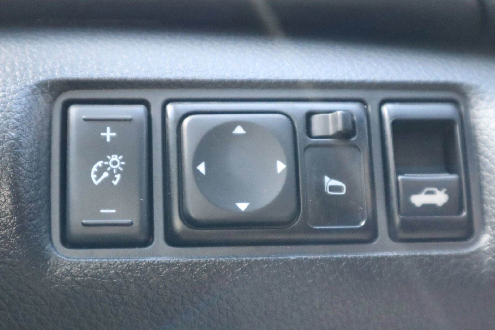 Used 2019 Nissan Sentra S image 25