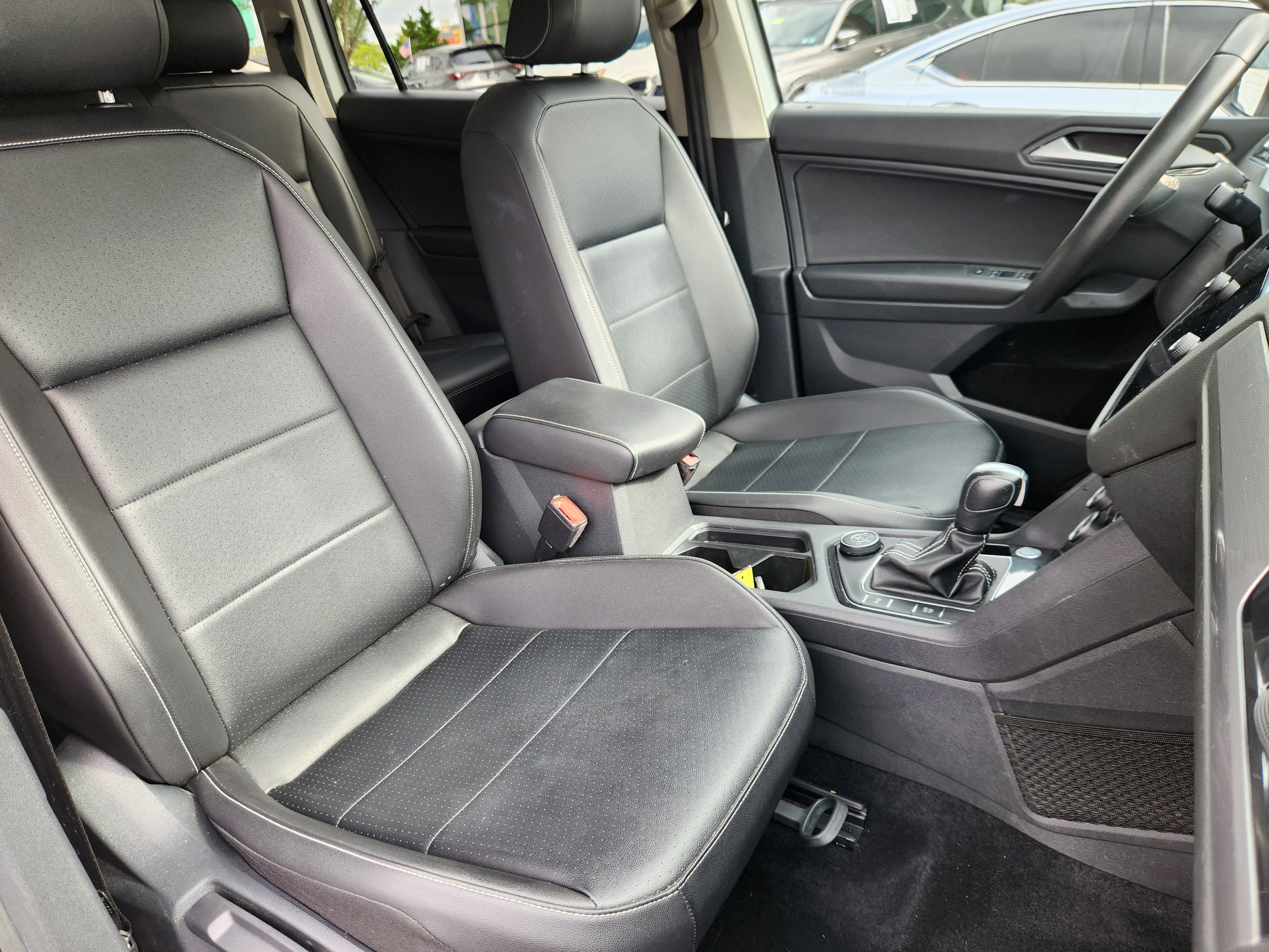 Used 2021 Volkswagen Tiguan SEL AWD/4WD image 15