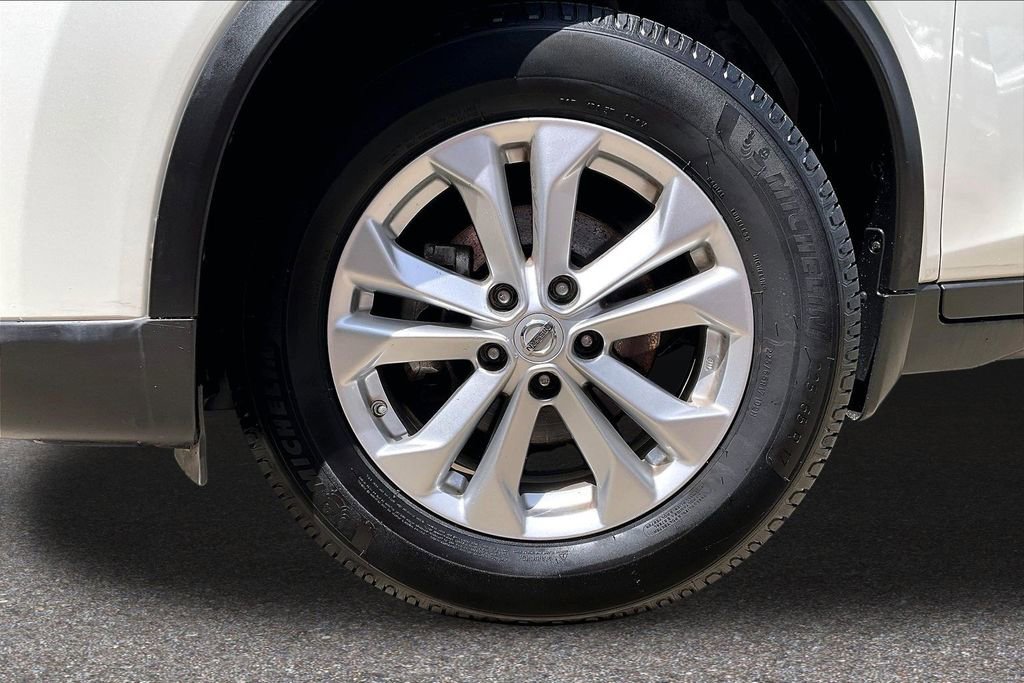 Used 2015 Nissan Rogue SV FWD image 34