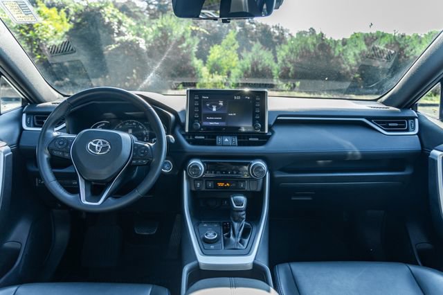 Used 2020 Toyota RAV4 XSE w/ Carpet Mat Package AWD/4WD image 25