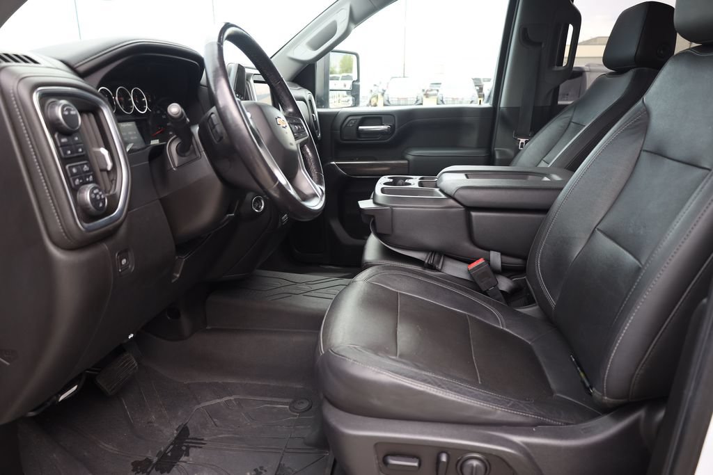 Used 2020 Chevrolet Silverado 3500 LTZ w/ Gooseneck/5TH Wheel Package AWD/4WD image 11