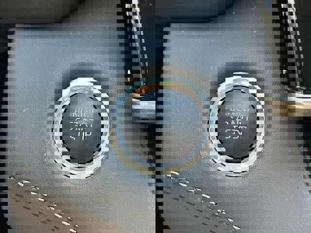 Used 2024 Toyota Highlander XLE AWD/4WD image 11