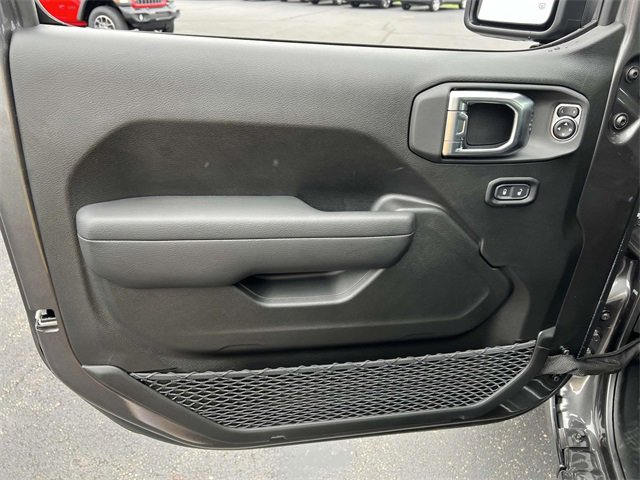 New 2025 Jeep Gladiator Sport image 12