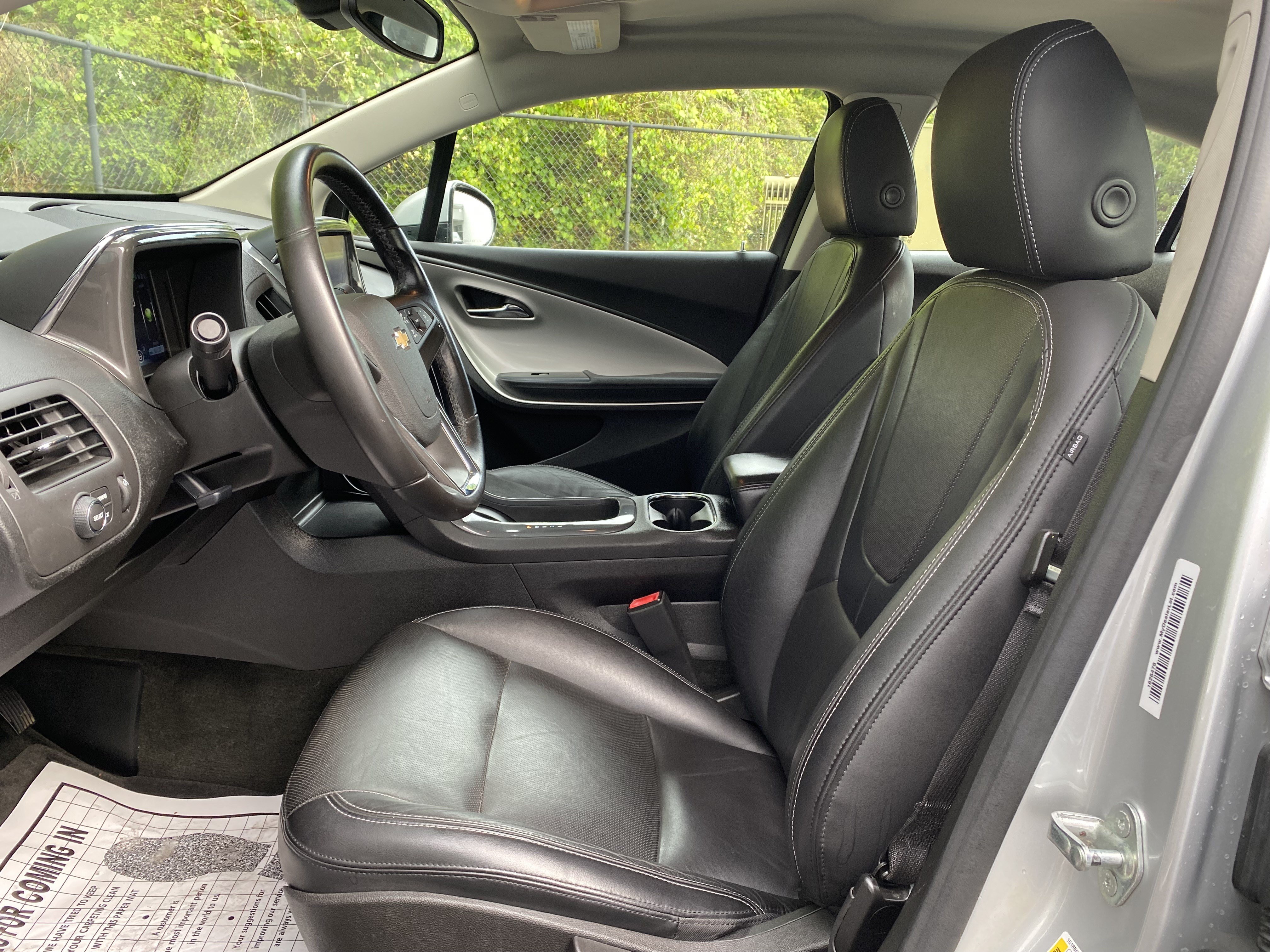 Used 2012 Chevrolet Volt Premium w/ Premium Trim Package FWD image 16