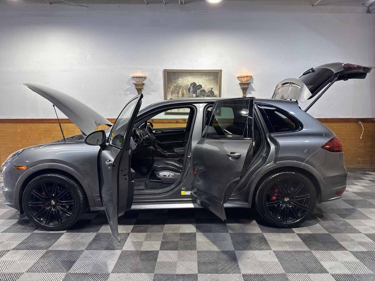 Used 2014 Porsche Cayenne GTS AWD/4WD image 12