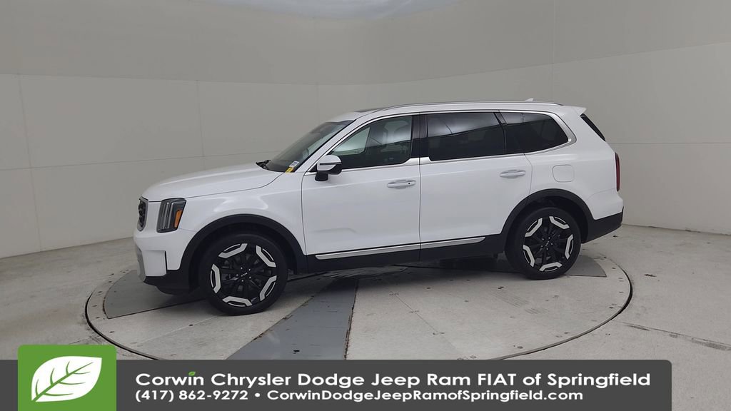 Used 2025 Kia Telluride S FWD image 8