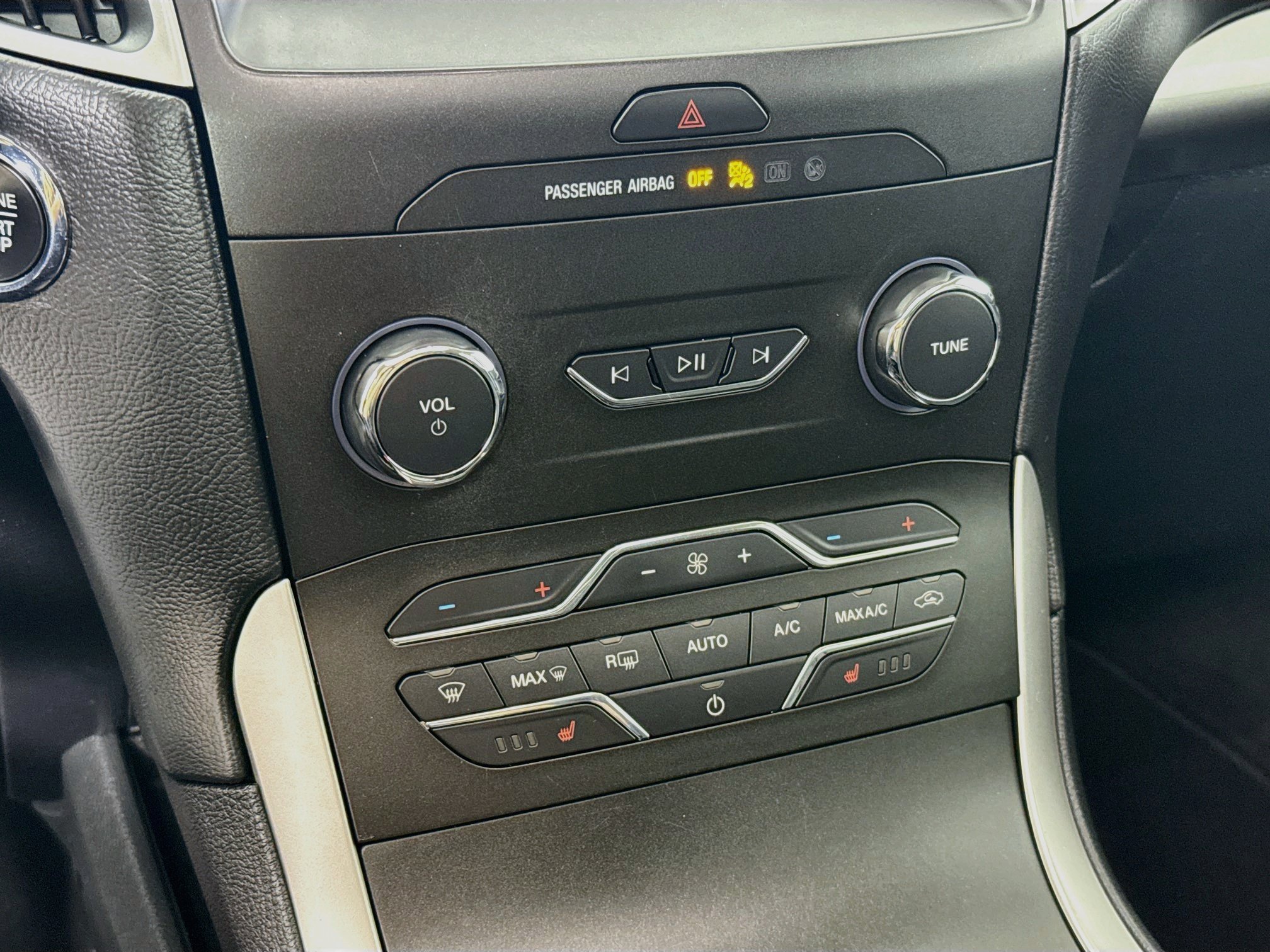 Used 2020 Ford Edge SEL w/ Convenience Package AWD/4WD image 17